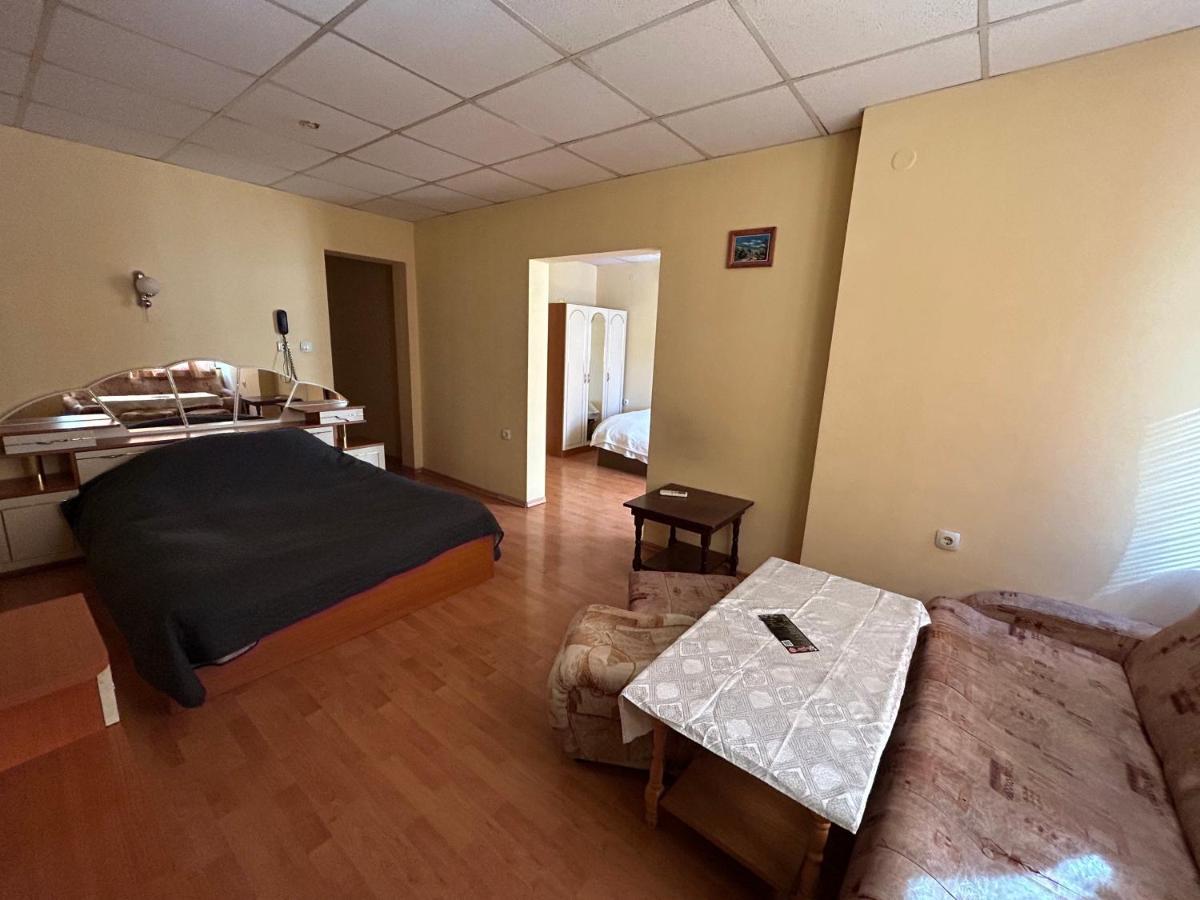 Hotel Rade 2 2*
